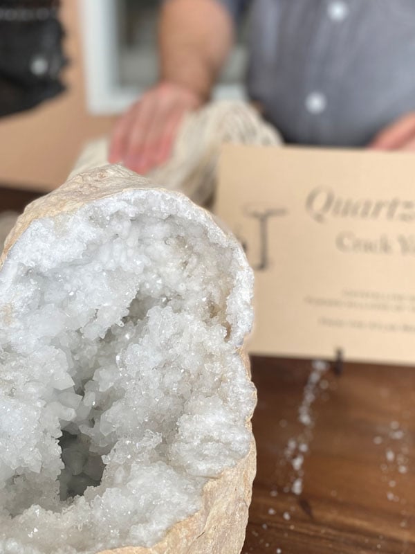 Last-minute rustic chic retreat 4